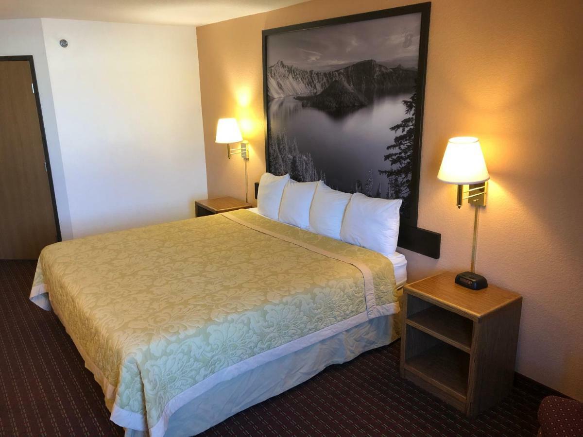Super 8 By Wyndham The Dalles Or Eksteriør bilde