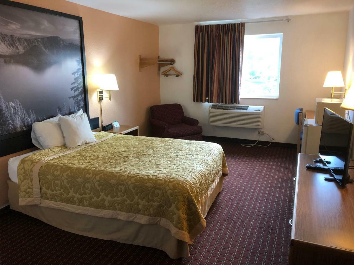 Super 8 By Wyndham The Dalles Or Eksteriør bilde