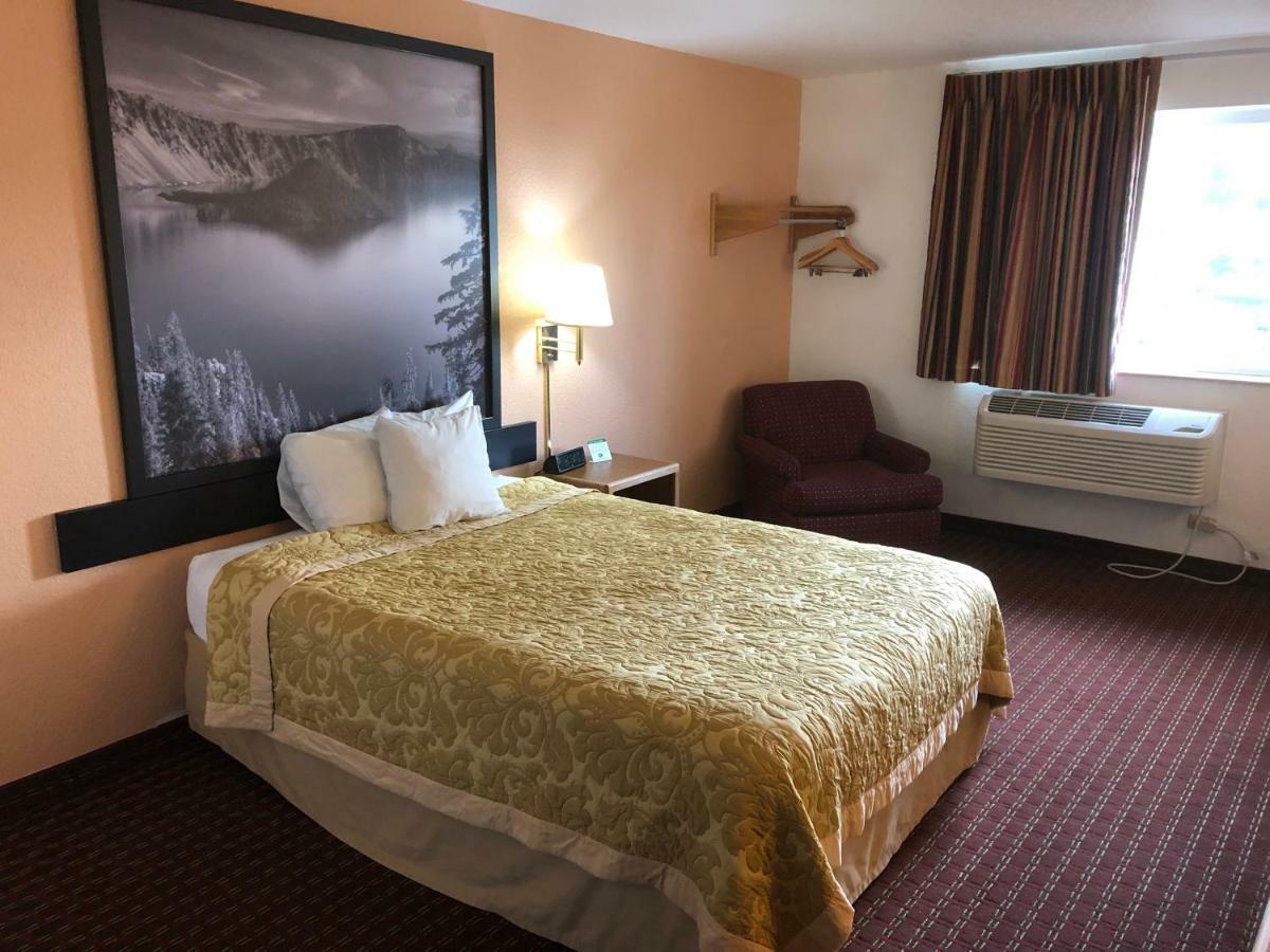 Super 8 By Wyndham The Dalles Or Eksteriør bilde